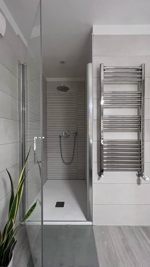 Life Is Beautiful Design Loft Navigli Romolo, Netflix, Wifi, Ac And Street Parking Apartment Milan Bagian luar foto